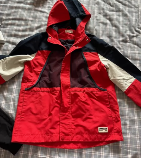 水孩儿童装，冲锋衣！童装160 号码偏大 ...