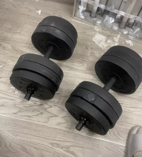 15kg*2哑铃两对，现在50出手，有需要...