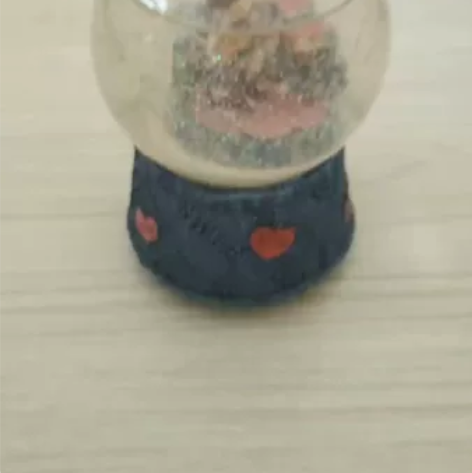 音乐水晶球，音乐是《致爱丽丝》，水晶球里是...