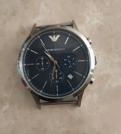 家中闲置阿玛尼男手表走时准确没带几次自提运...