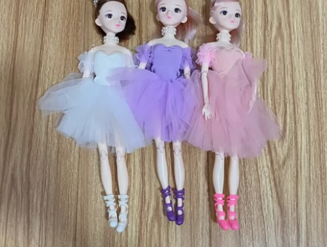 芭蕾娃娃，微瑕疵，介意者勿拍。包邮 感兴趣...