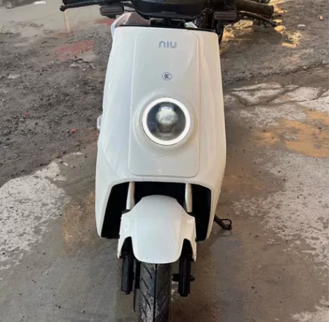 一个月准新车，小牛瑞士大屏一台，仅仅行驶5...