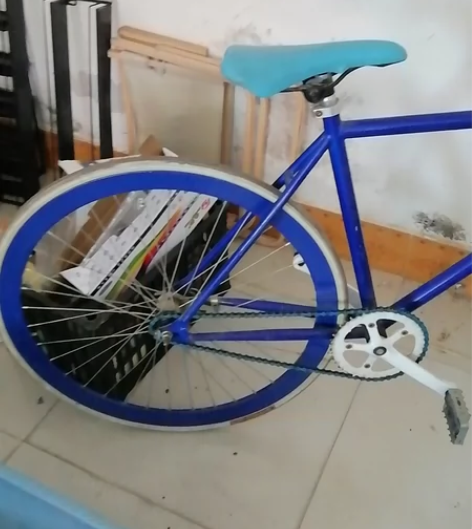 死飞自行车8成新自己回家好好擦擦9.8成新...