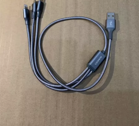 全新正品！罗马仕三合一数据线  包邮 通用...
