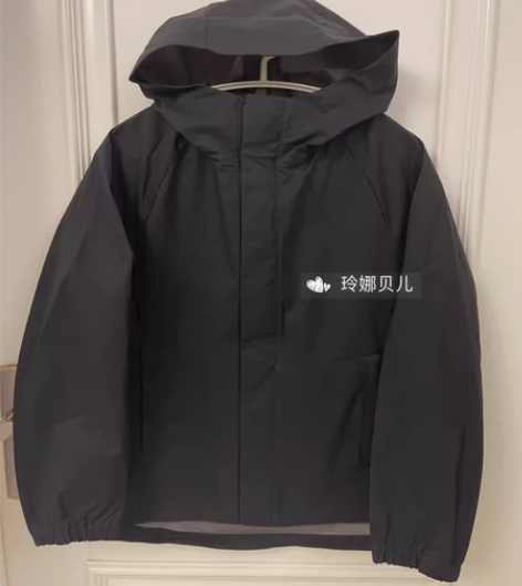 优衣库儿童压胶带帽冲锋衣夹克 蓝色、橘色货...