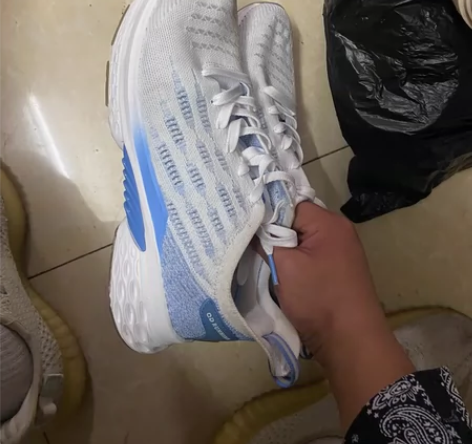 乔丹运动鞋男风行9代跑步鞋透气跑鞋 42码...