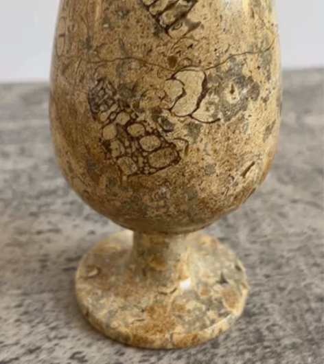 巴基斯坦海底石化石酒杯摆件，手工制作，桌面...