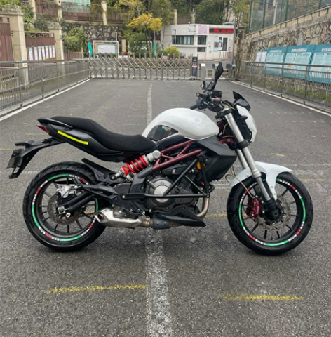 17年黄龙300sn 欧版 二手户 前后带...