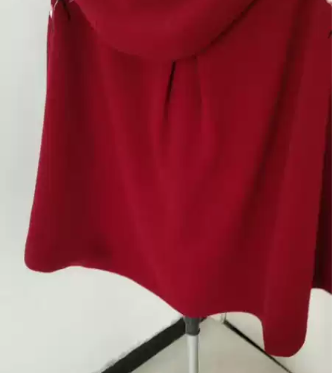 徐娇织羽集千树毛呢斗篷 九成新。 二手闲置...