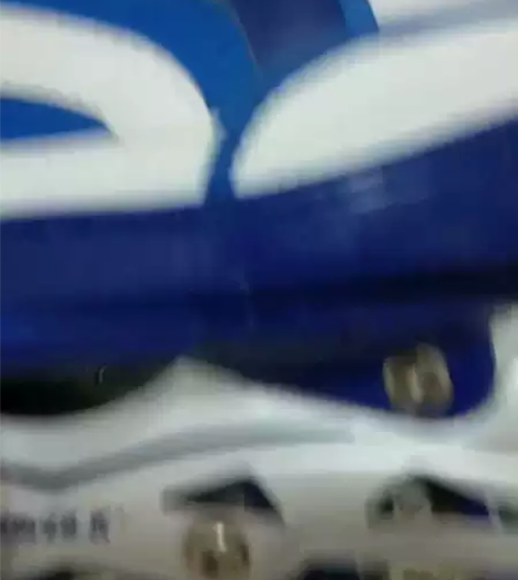 狮普高级旱冰溜冰鞋大码，邮寄是超重的，儿子...