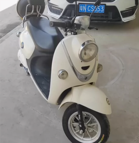 雅迪小龟王60V20A 电池 速度50多码...