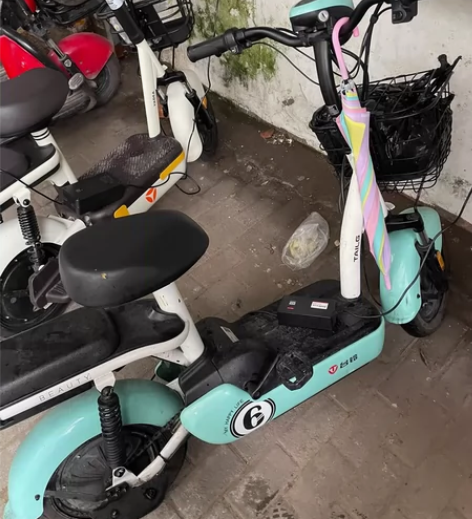 重庆本地小电瓶，仅限自提 8成新 有手机支...