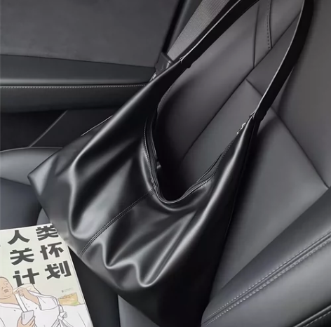 黑色腋下包单肩包2023新款韩系 感兴趣的...