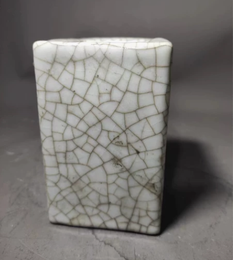 青仿哥窑开片四方笔筒古玩文房类收藏品摆件笔...