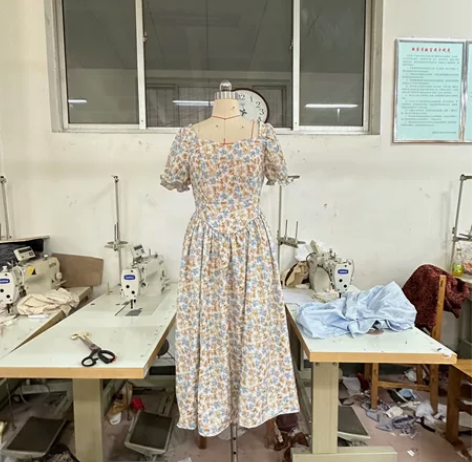 服装设计设计款连衣裙?款式图 期末实践 服...