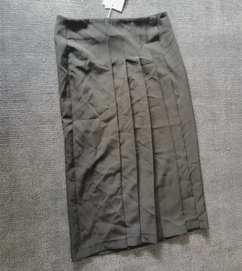 全新纯黑色一步裙，腰围 2.1 尺，裙长 ...