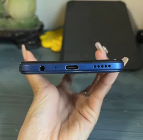 出游戏机.华为麦芒  也可以当主机 打游戏...