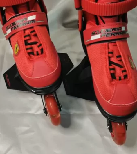 法拉利专业轮滑鞋儿童初学者滑冰鞋男童溜冰鞋...