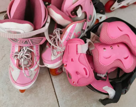 旱冰鞋35-38码带护具 感兴趣的话点“我...