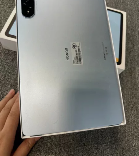 荣耀V8pro ，8+256G，12.1寸...