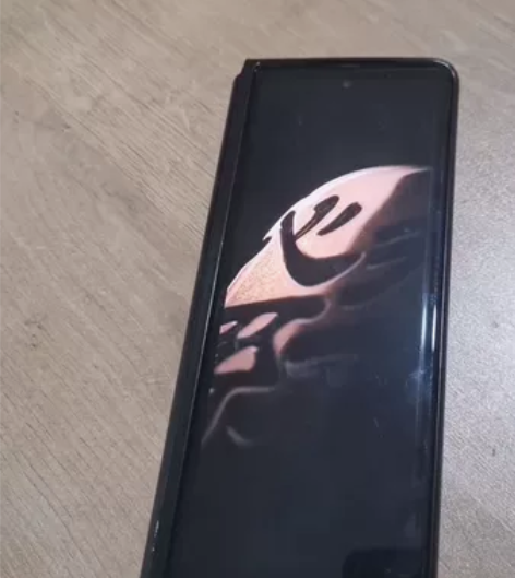 三星fold2国行5G 12+512成色磕...