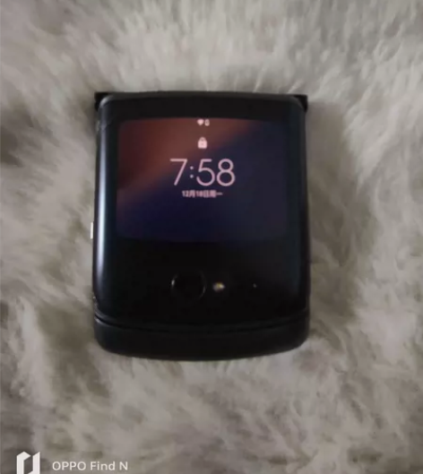 摩托罗拉翻盖手机 感兴趣的话点“我想要”和...