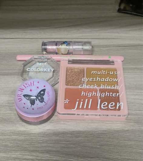 标价包江浙沪出一个jillleen眼影盘0...