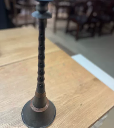 老唢呐43公分长，头是黄铜配紫铜，杆子起码...