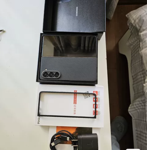 自用三星zfold5，黑色，512g，国行...