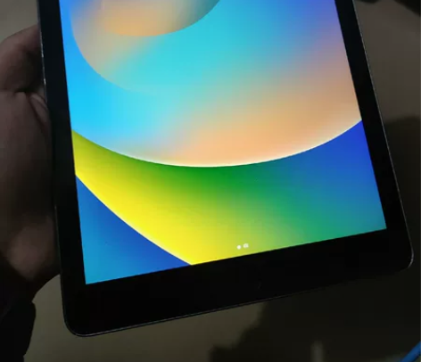 出台我妹的平板，iPad2017黑色国行1...