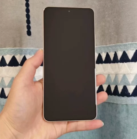 红米k60至尊版 12+256 屏幕轻微划...