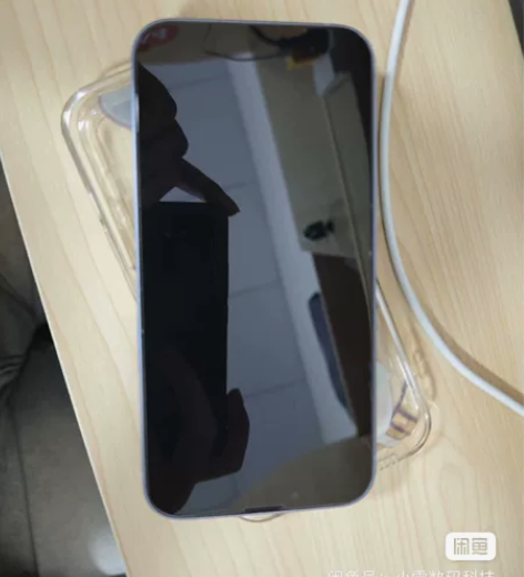 苹果14黑色128买回来没用充电个位数电池...