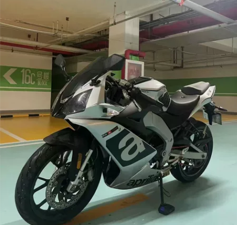 19年阿普利亚gpr150 实表：8000...