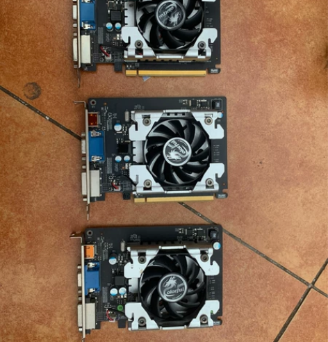 拆机七彩虹GT720-1G亮机显卡，原装拆...