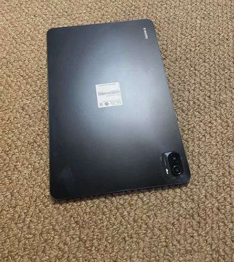 ?小米5pro 95新送键盘 感兴趣的话点...