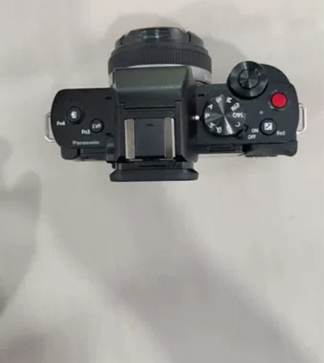 松下G100 配松下14mm F2.5光圈...