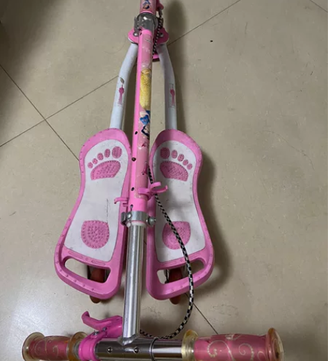 正品迪士尼蛙式滑板，孩子大了不玩了，一百多...
