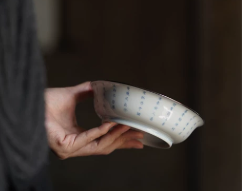 赋山堂 青花诗文铜口若深盘 感兴趣的话点“...