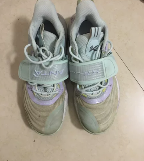 安踏水花3。低价卖。如图所示。所见即所得。...