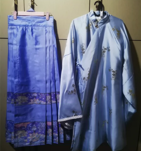 几乎全新耀春明制立领长衫和薄款马面裙套装 ...