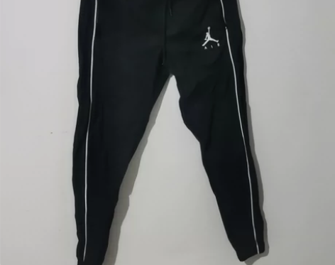 耐克运动长裤M码170九成新 感兴趣的话点...