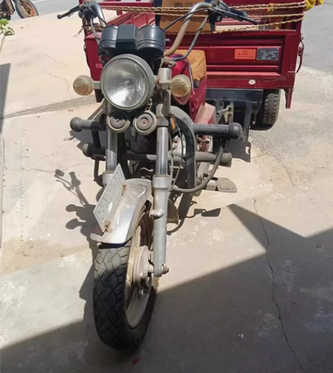 三轮大型摩托车，车况良好，带车牌，不可以过...