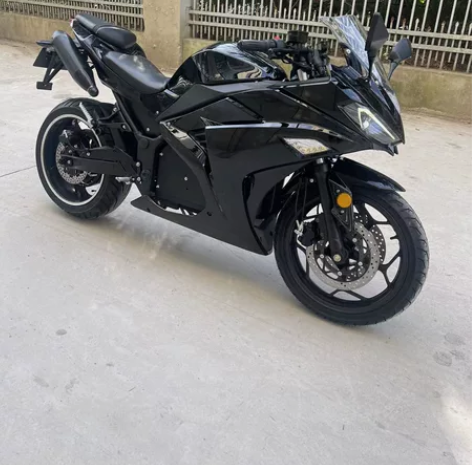 大功率高速V6可上牌电动摩托跑车街车国标电...