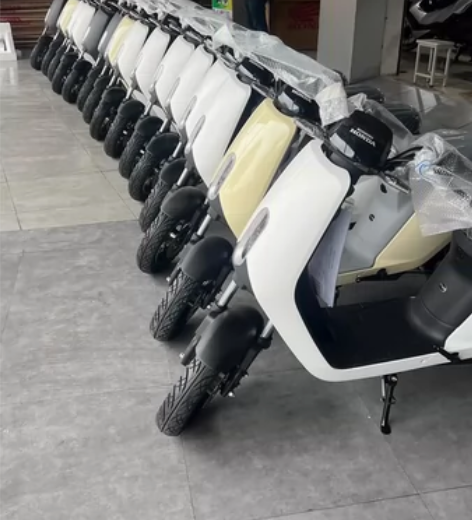 ?希洛普折叠电动滑板车成人坐骑代步车电动车...