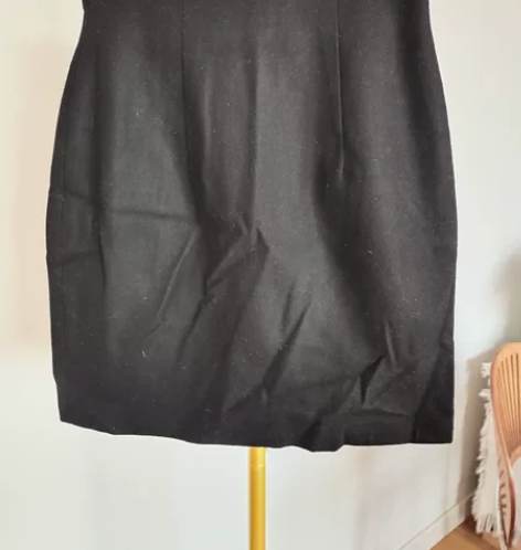 9成新韩国购入，黑色毛呢包臀裙，腰围2尺 ...