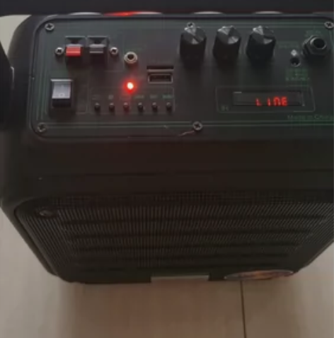 九成新红日特美声户外音响闲置处理，带话筒蓝...