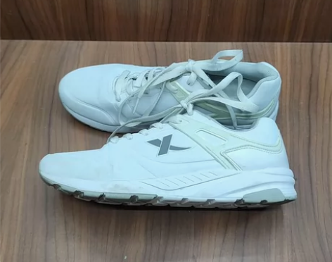特步男鞋40码秋冬季皮面运动鞋，专柜正品，...