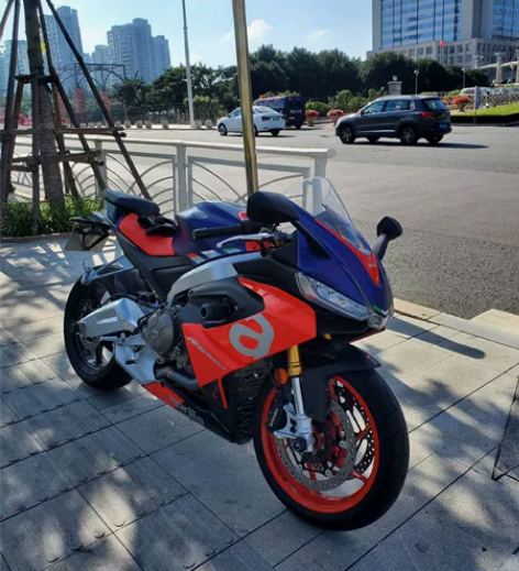 准新阿普利亚rs660 22年9月上牌10...