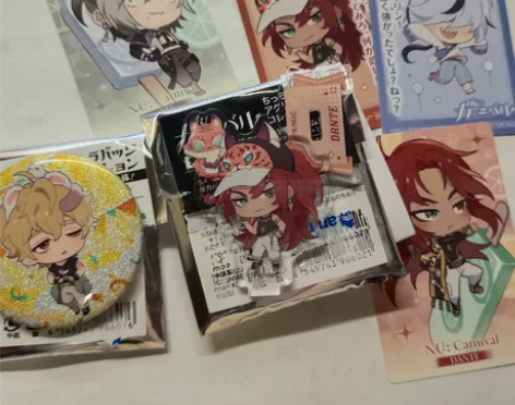 盲抽产物 all走特典小卡全给你 一立牌?...