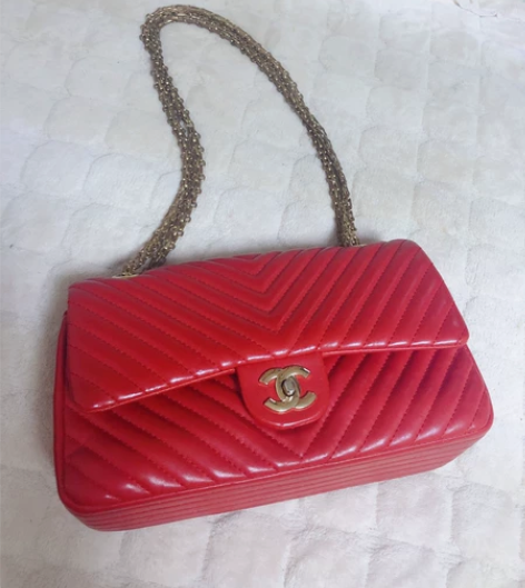 女包真皮红色 300多入手 9新